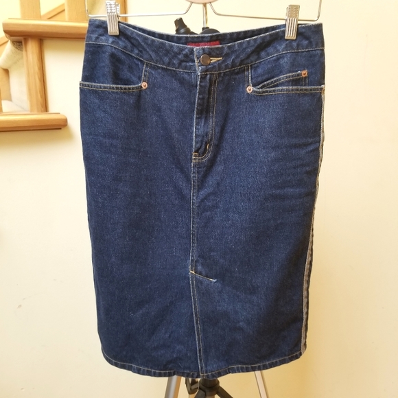 BCBG Max Azria Denim Skirt Size 4 Womens Side Contrasting Stripes Cotton Blue - Picture 1 of 8